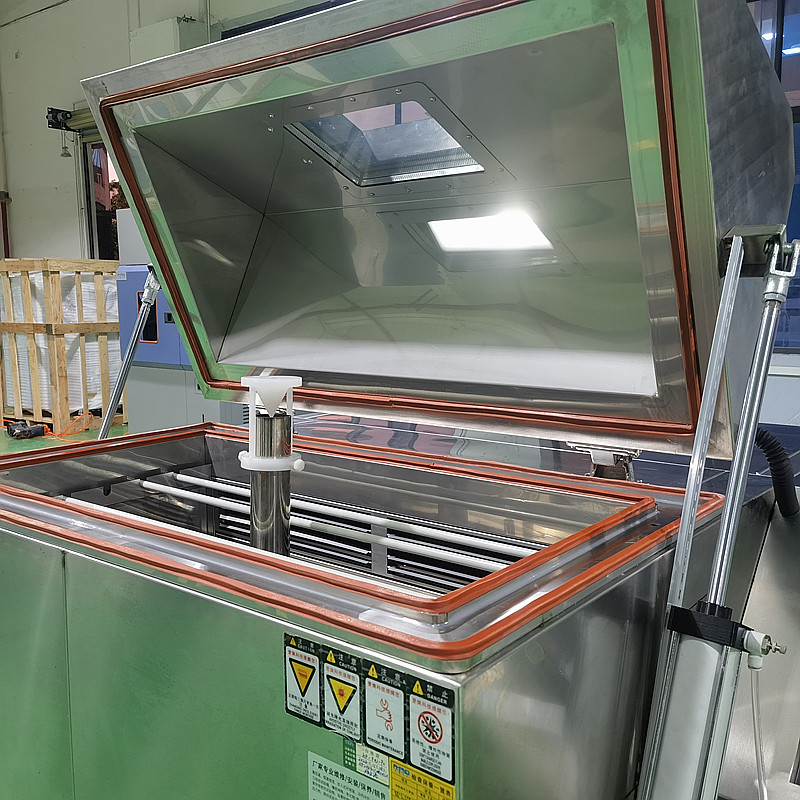 無人機鹽霧試驗箱